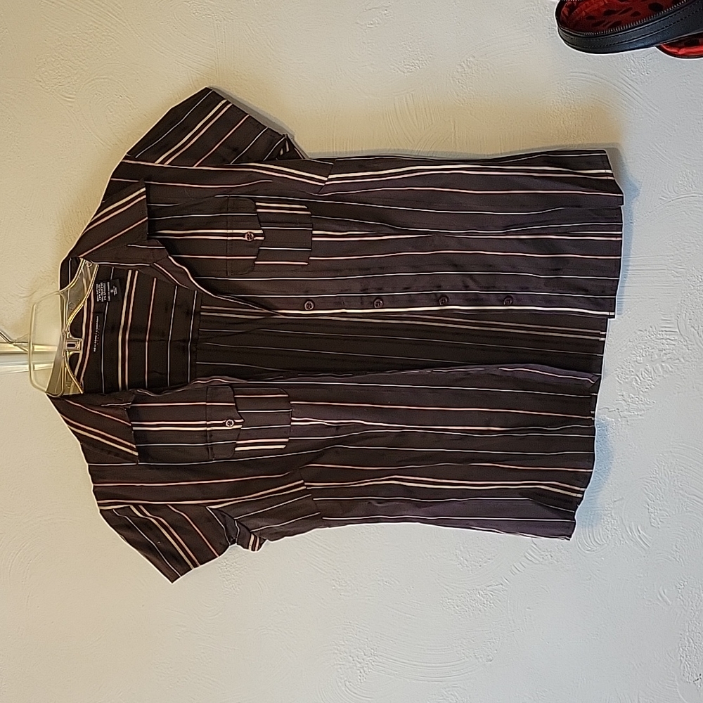 Short sleeve button up